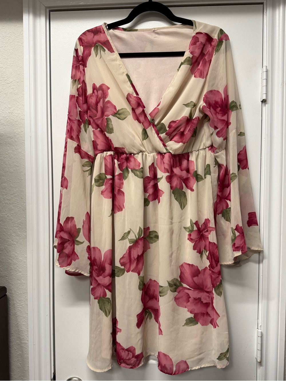 Boutique Floral Long Sleeve Dress Size Large
